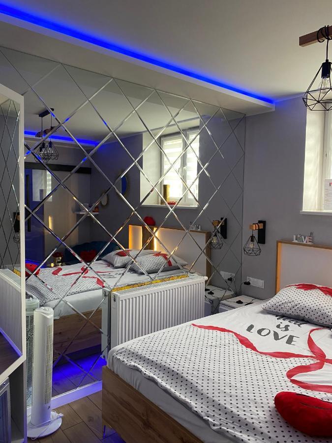 Apartament "Love" Centrum Z Duza Wanna Dla Dwojga Gniezno Esterno foto